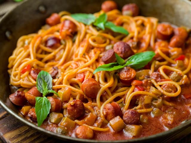 Szybkie i łatwe domowe spaghetti, które zachwyci Twoich gości