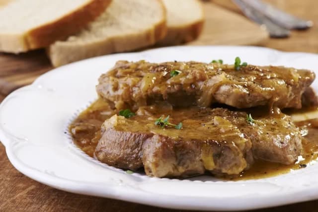 Jak zrobić karczek na obiad - proste przepisy na soczyste mięso