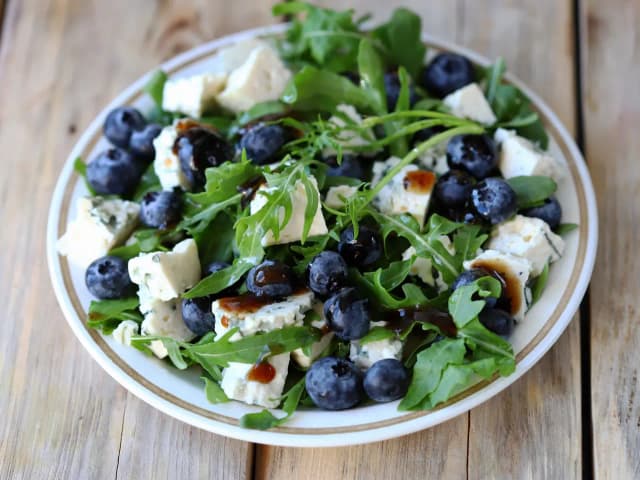 Jak zrobić sałatkę z rukoli w 10 minut - szybki i pyszny przepis